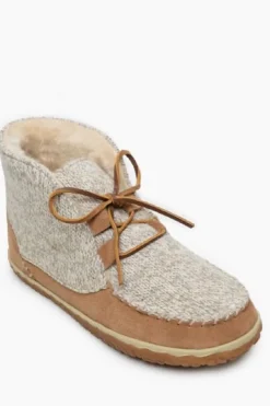 Clearance Minnetonka Torrey Laceup Bootie|